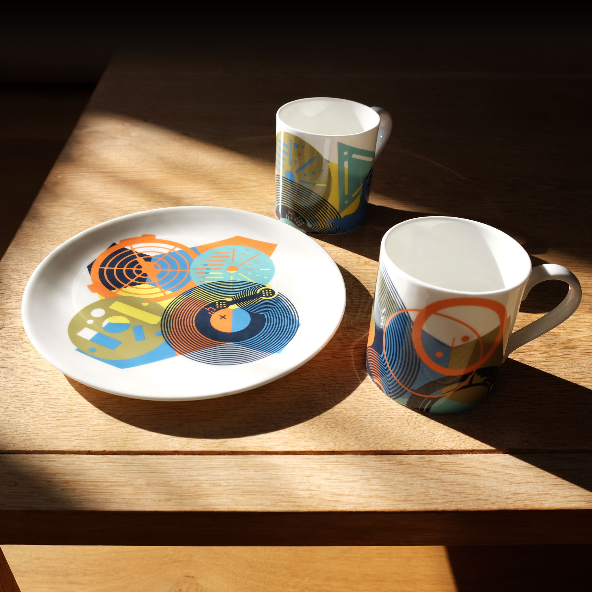 Mugs-and-plates-shadow-table-pic